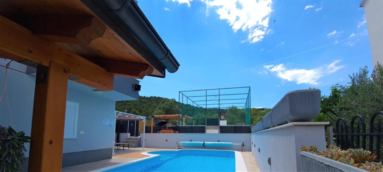 Villa Freya - Vacation House 斯拉汀 外观 照片