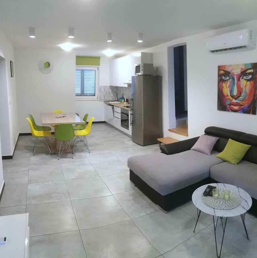 Villa Freya - Vacation House 斯拉汀 外观 照片