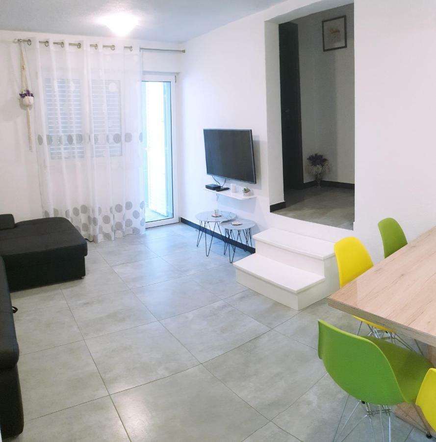 Villa Freya - Vacation House 斯拉汀 外观 照片